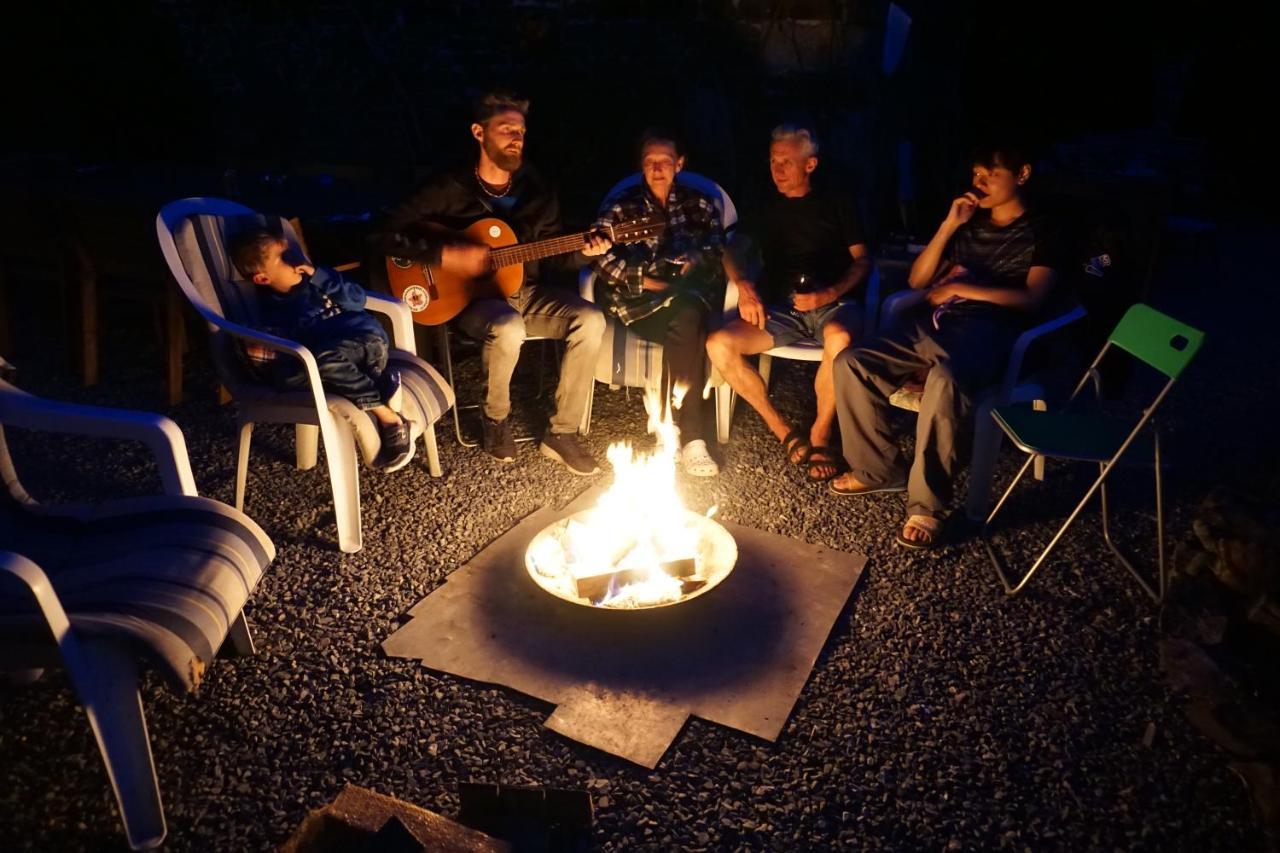 Relax A Maison Sax Kingsize Дюрби Екстериор снимка